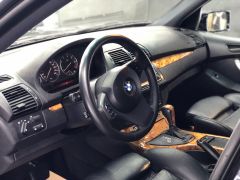 Photo of the vehicle BMW X5