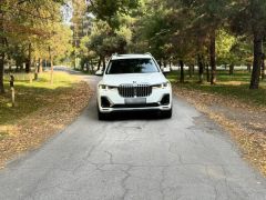 Photo of the vehicle BMW X7