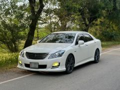 Photo of the vehicle Toyota Crown