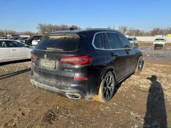 Photo of the vehicle BMW X5