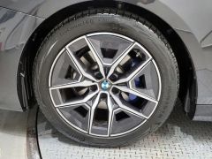 Photo of the vehicle BMW 5 Series