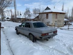 Фото авто Mercedes-Benz W123