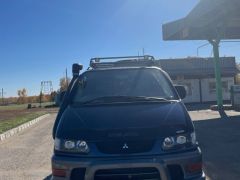 Сүрөт унаа Mitsubishi Delica