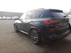 Photo of the vehicle BMW X5