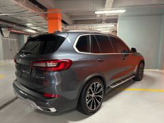 Photo of the vehicle BMW X5