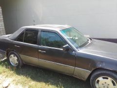 Сүрөт унаа Mercedes-Benz W124