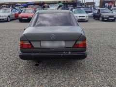 Сүрөт унаа Mercedes-Benz W124