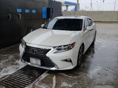 Photo of the vehicle Lexus ES