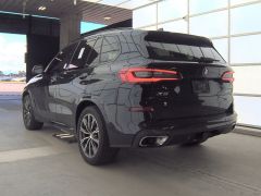 Photo of the vehicle BMW X5