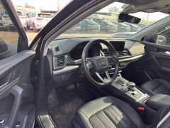 Photo of the vehicle Audi Q5