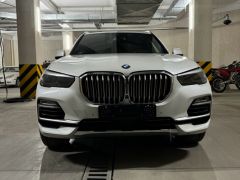 Photo of the vehicle BMW X5