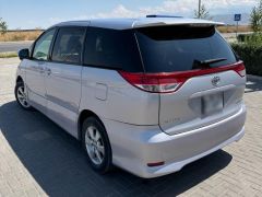 Фото авто Toyota Estima