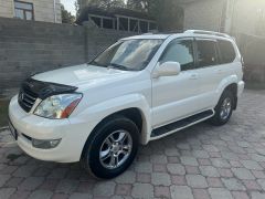 Photo of the vehicle Lexus GX