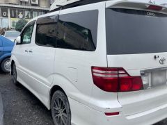 Photo of the vehicle Toyota Alphard