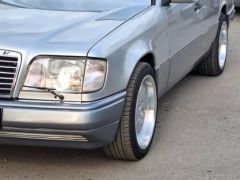 Photo of the vehicle Mercedes-Benz W124