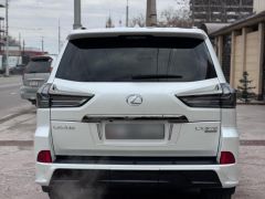 Photo of the vehicle Lexus LX