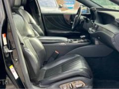 Photo of the vehicle Lexus LS