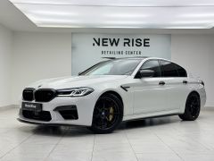 Фото авто BMW M5