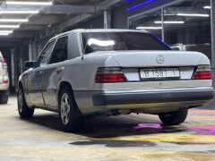 Сүрөт унаа Mercedes-Benz W124