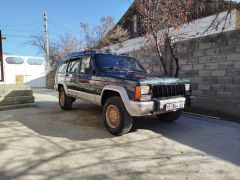 Photo of the vehicle Jeep Cherokee