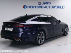 Photo of the vehicle Kia Stinger