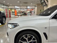 Photo of the vehicle BMW X5