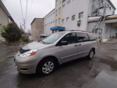 Photo of the vehicle Toyota Sienna