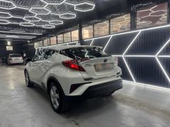 Фото авто Toyota C-HR