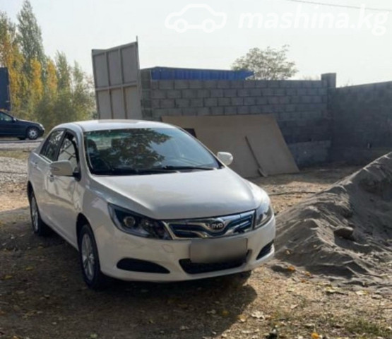 BYD E5