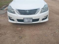 Photo of the vehicle Toyota Crown