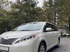 Фото авто Toyota Sienna