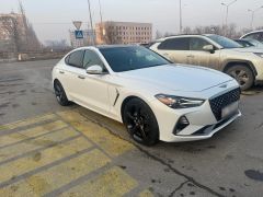 Photo of the vehicle Genesis G70