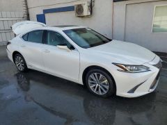 Photo of the vehicle Lexus ES