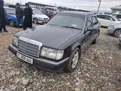 Сүрөт унаа Mercedes-Benz W124