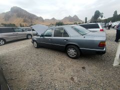 Photo of the vehicle Mercedes-Benz W124