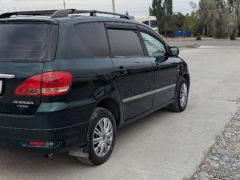 Сүрөт унаа Toyota Avensis Verso