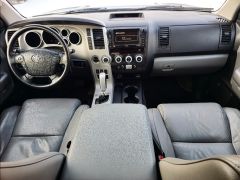 Сүрөт унаа Toyota Sequoia