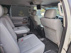 Сүрөт унаа Toyota Sequoia