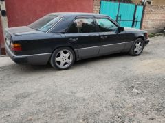 Сүрөт унаа Mercedes-Benz W124