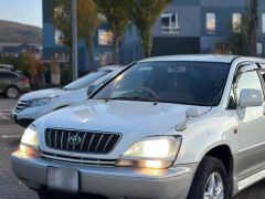 Сүрөт унаа Toyota Harrier