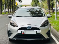 Сүрөт унаа Toyota Prius c