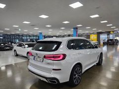 Photo of the vehicle BMW X5