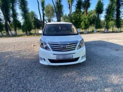 Фото авто Toyota Alphard