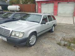 Сүрөт унаа Mercedes-Benz W124