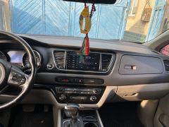 Сүрөт унаа Kia Carnival