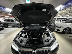 Photo of the vehicle BMW 5 Series