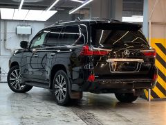 Photo of the vehicle Lexus LX