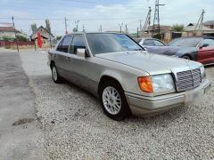 Сүрөт унаа Mercedes-Benz W124