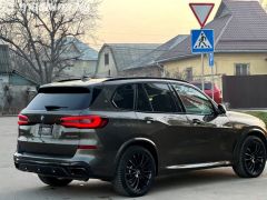 Photo of the vehicle BMW X5