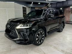 Photo of the vehicle Lexus LX